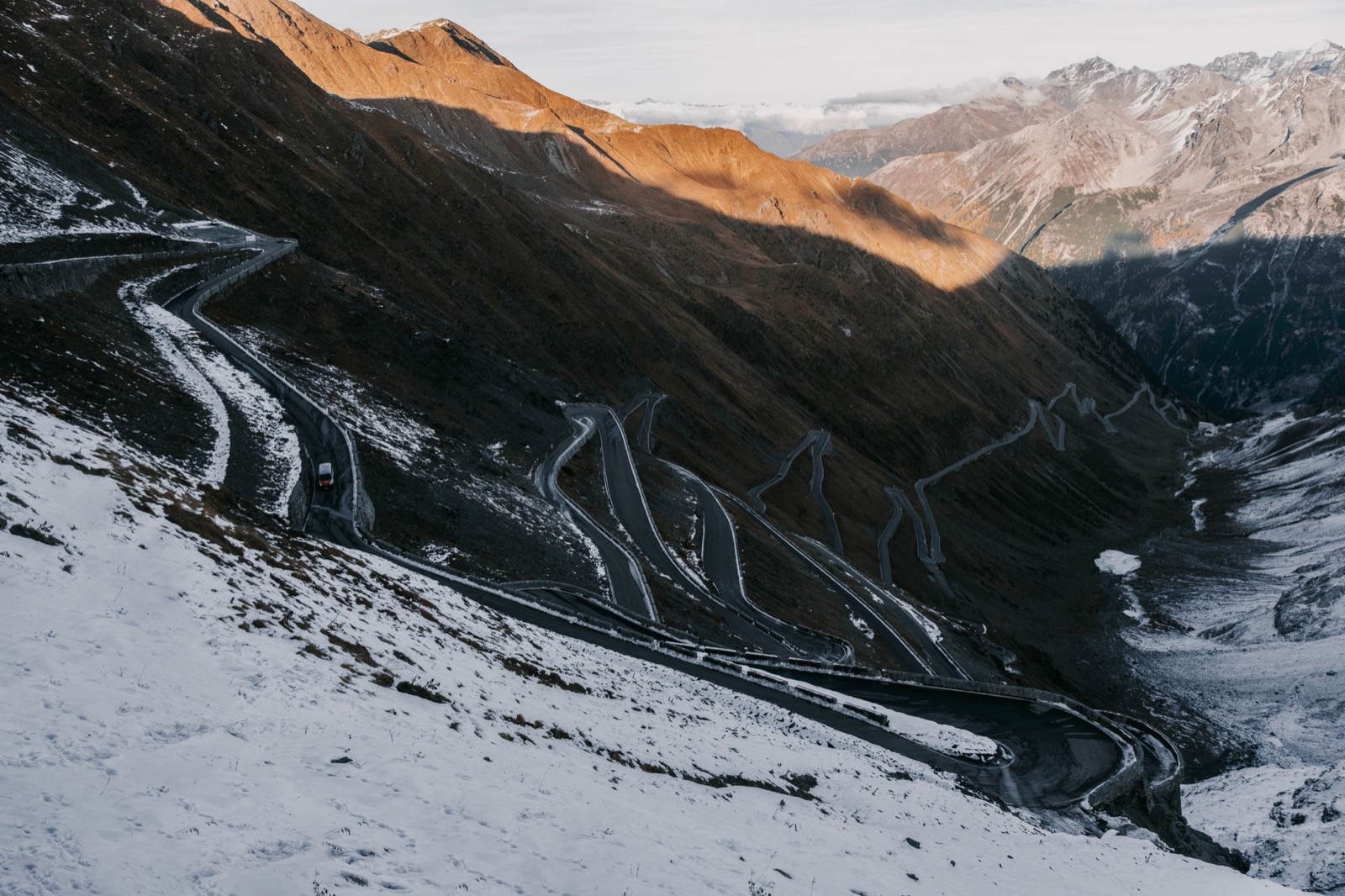A high road through the French Alps