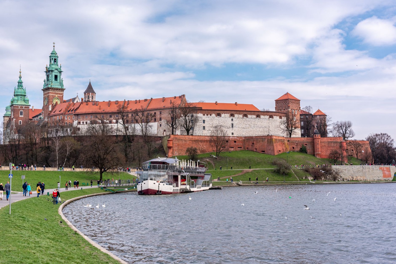 Wawel castle above the Vistula river in Kraków